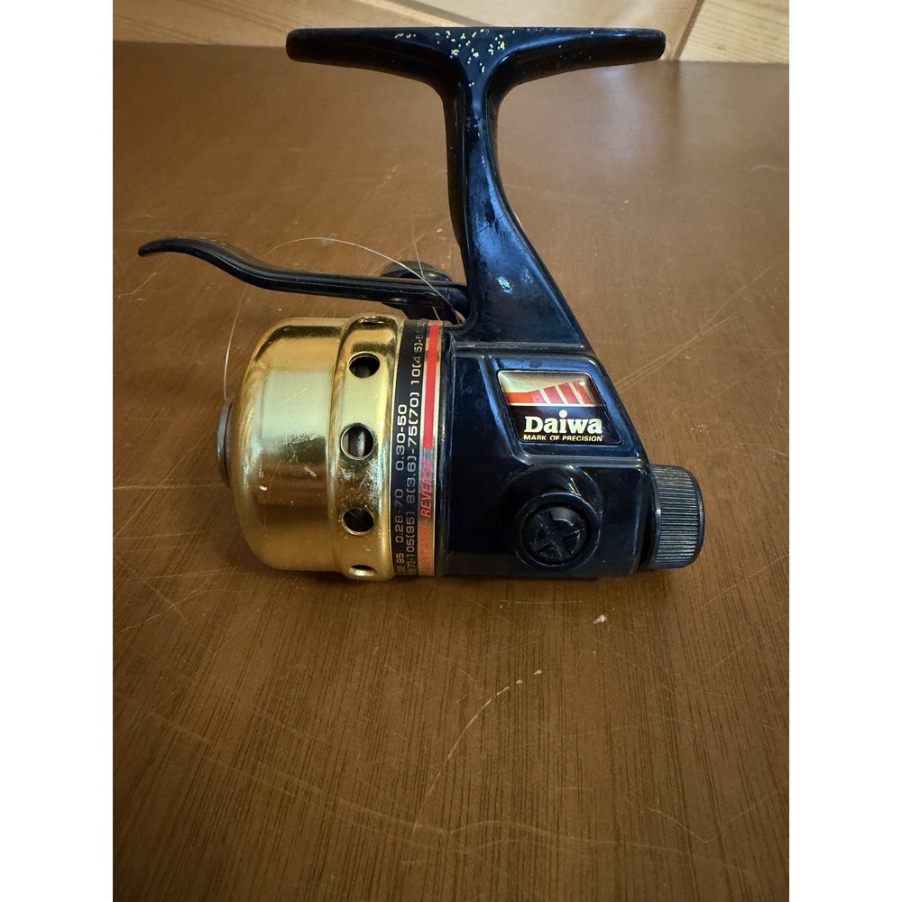 Vintage Daiwa US-80XA Spincast Fishing Reel - Gold & Black Micro Adjustable Drag
